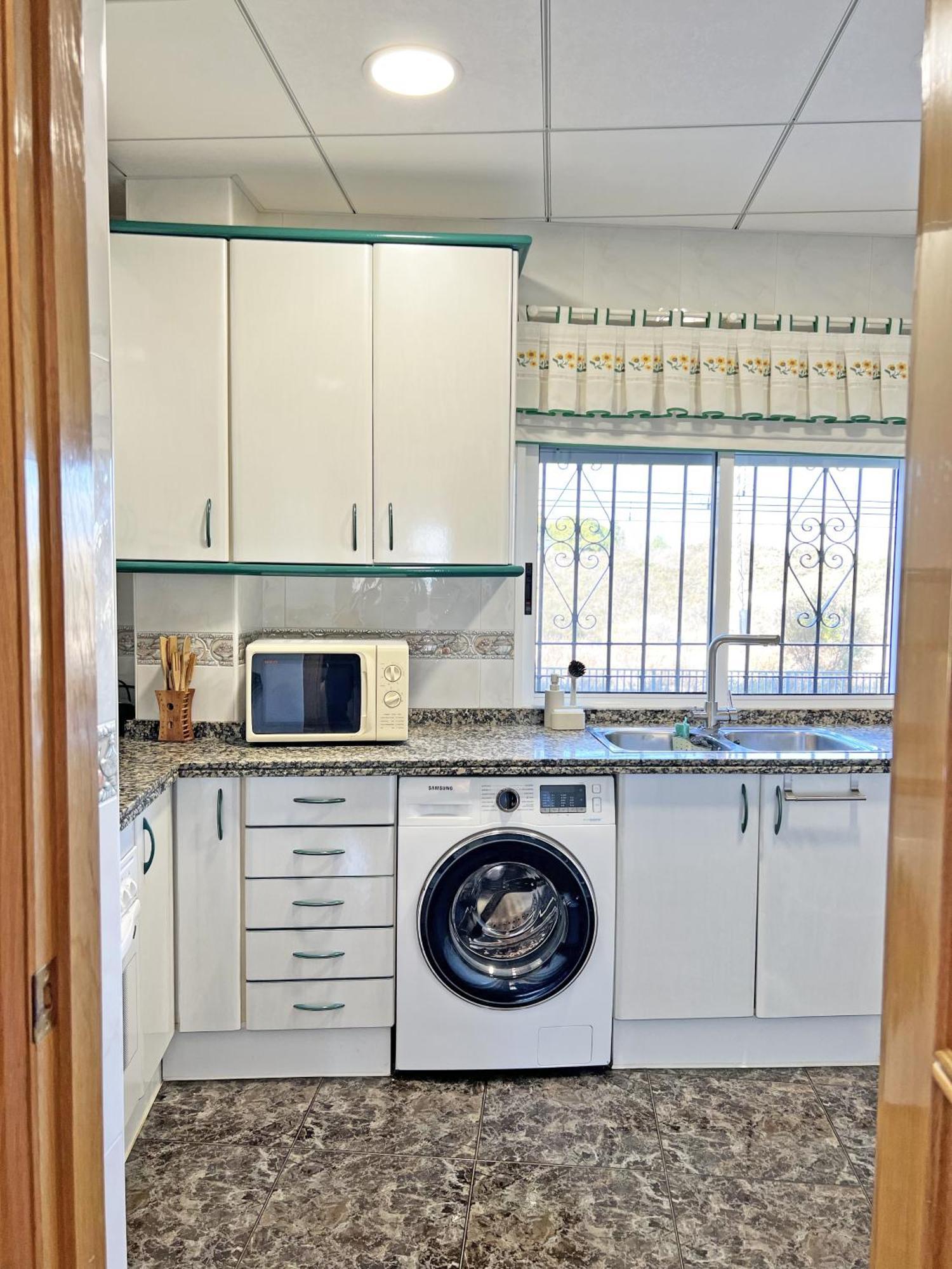 A 100M De La Playa. 2 Hab. A/C Apartment Alicante Luaran gambar