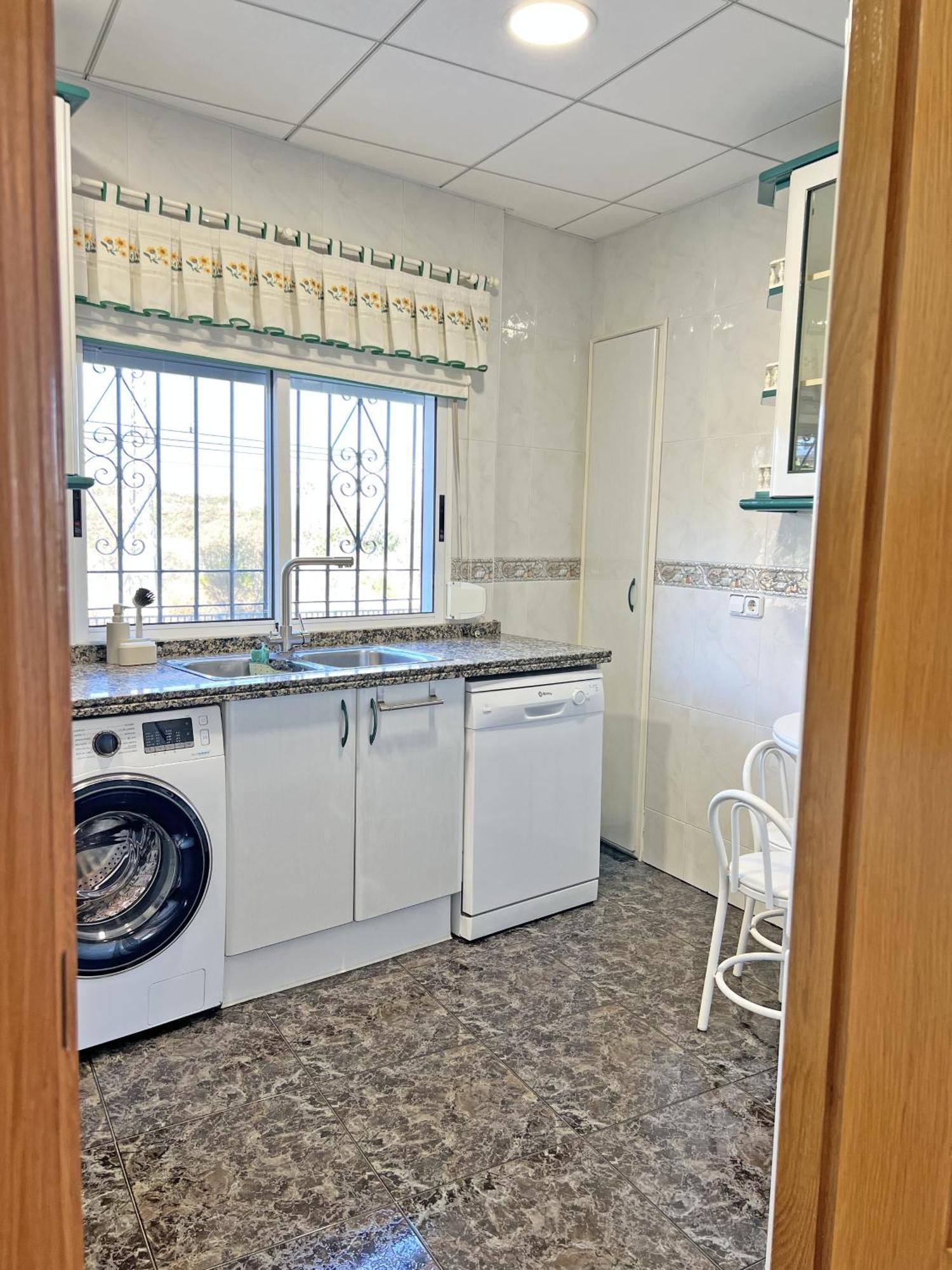 A 100M De La Playa. 2 Hab. A/C Apartment Alicante Luaran gambar